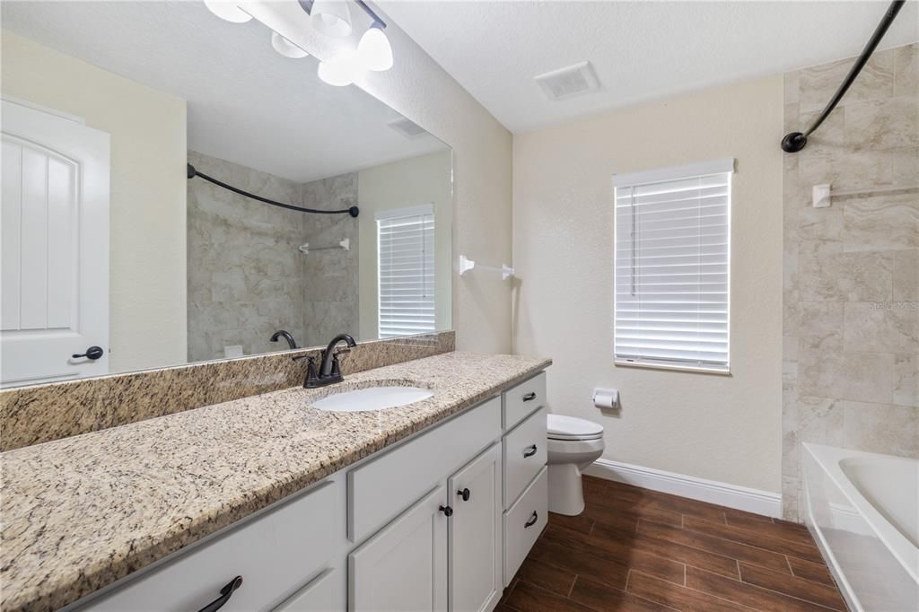 待售: $585,000 (4 贝兹, 2 浴室, 2063 平方英尺)