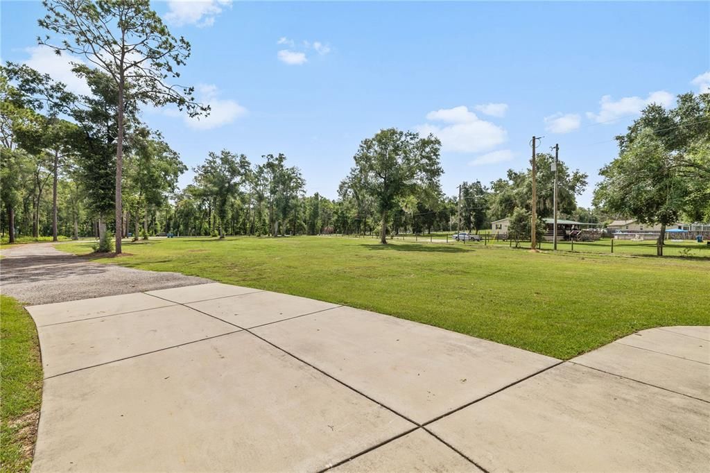 待售: $585,000 (4 贝兹, 2 浴室, 2063 平方英尺)