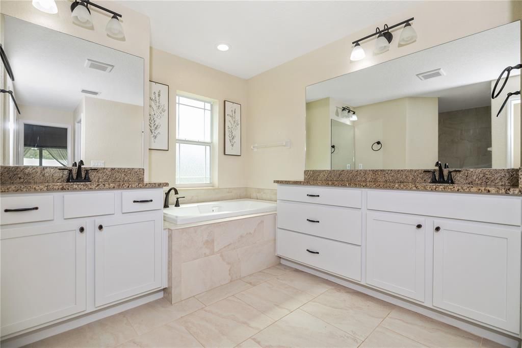 待售: $585,000 (4 贝兹, 2 浴室, 2063 平方英尺)