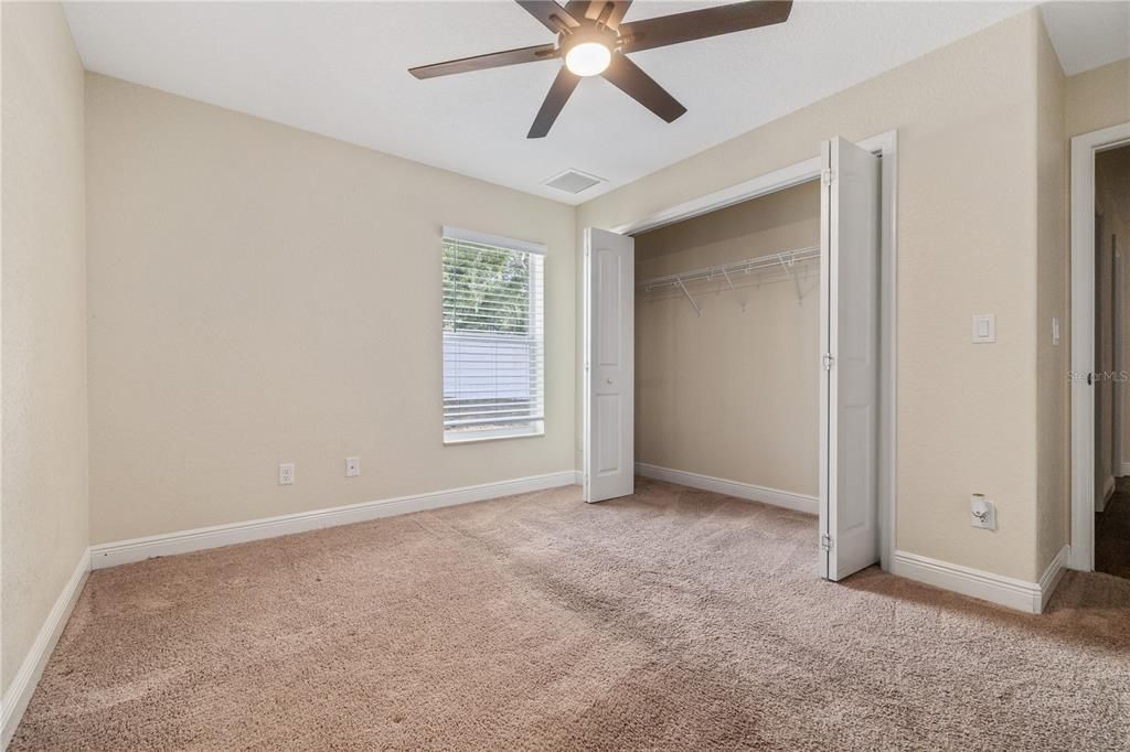 待售: $585,000 (4 贝兹, 2 浴室, 2063 平方英尺)