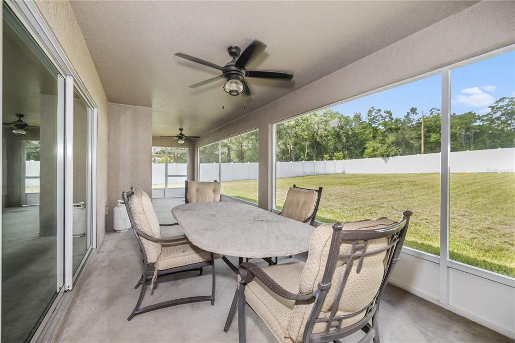 待售: $585,000 (4 贝兹, 2 浴室, 2063 平方英尺)