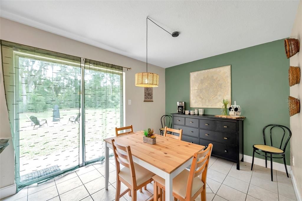 For Sale: $215,000 (3 beds, 1 baths, 1008 Square Feet)