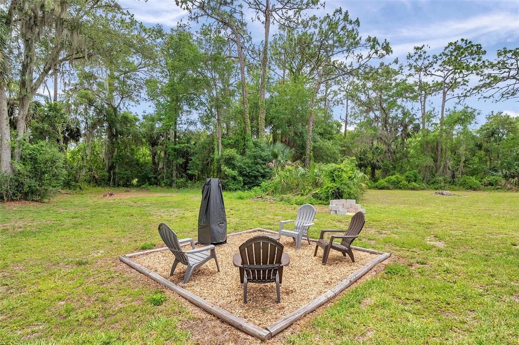 For Sale: $215,000 (3 beds, 1 baths, 1008 Square Feet)