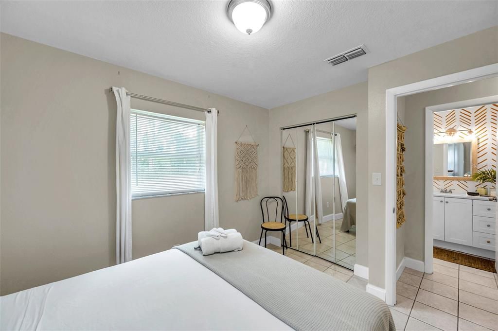 For Sale: $215,000 (3 beds, 1 baths, 1008 Square Feet)