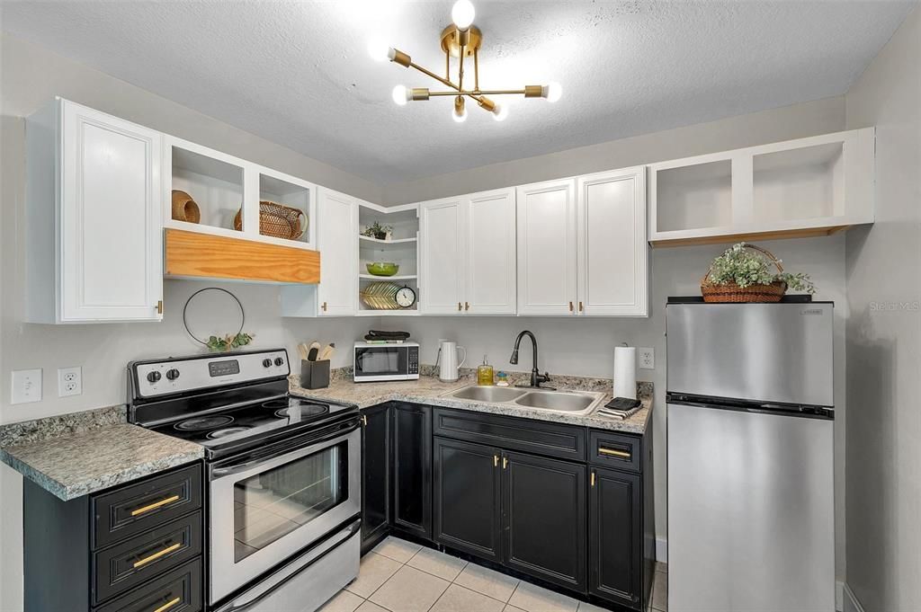 For Sale: $215,000 (3 beds, 1 baths, 1008 Square Feet)