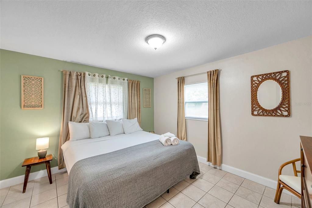 For Sale: $215,000 (3 beds, 1 baths, 1008 Square Feet)