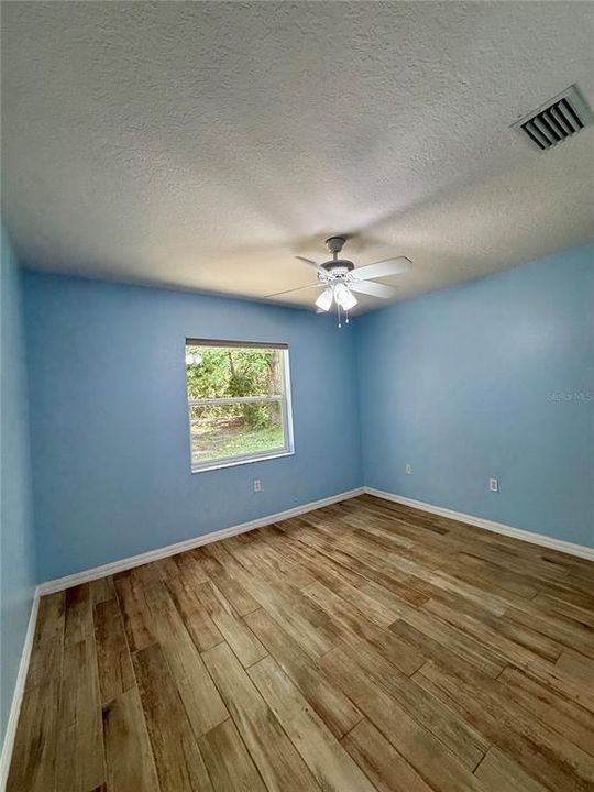 В аренду: $1,995 (3 спален, 2 ванн, 1275 Квадратных фут)