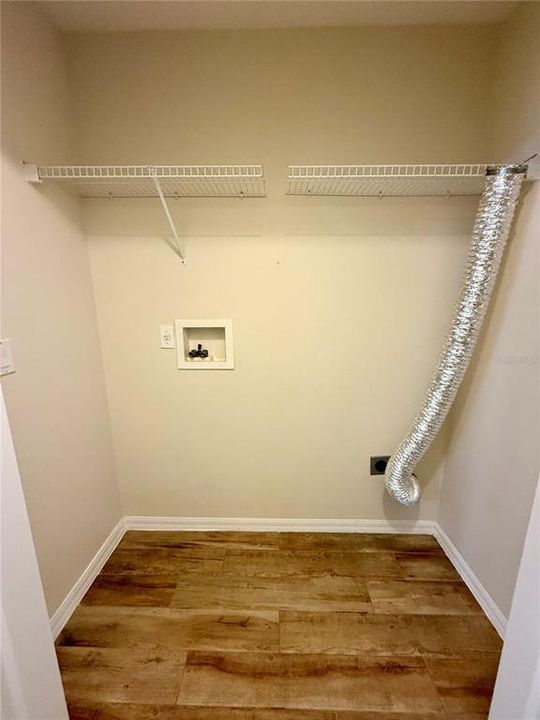 В аренду: $1,995 (3 спален, 2 ванн, 1275 Квадратных фут)