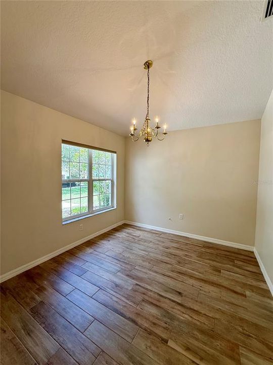 В аренду: $1,995 (3 спален, 2 ванн, 1275 Квадратных фут)