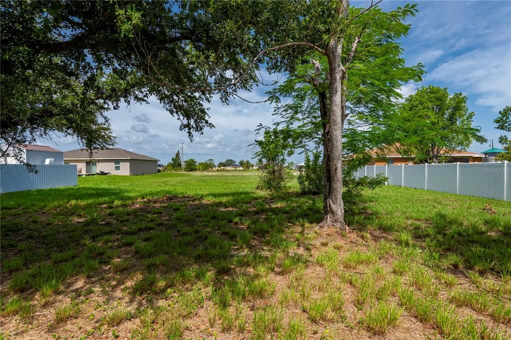 For Sale: $250,000 (3 beds, 2 baths, 1176 Square Feet)