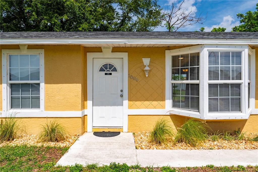 For Sale: $250,000 (3 beds, 2 baths, 1176 Square Feet)