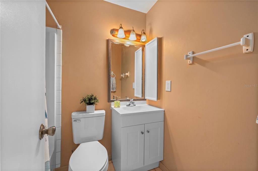 For Sale: $250,000 (3 beds, 2 baths, 1176 Square Feet)