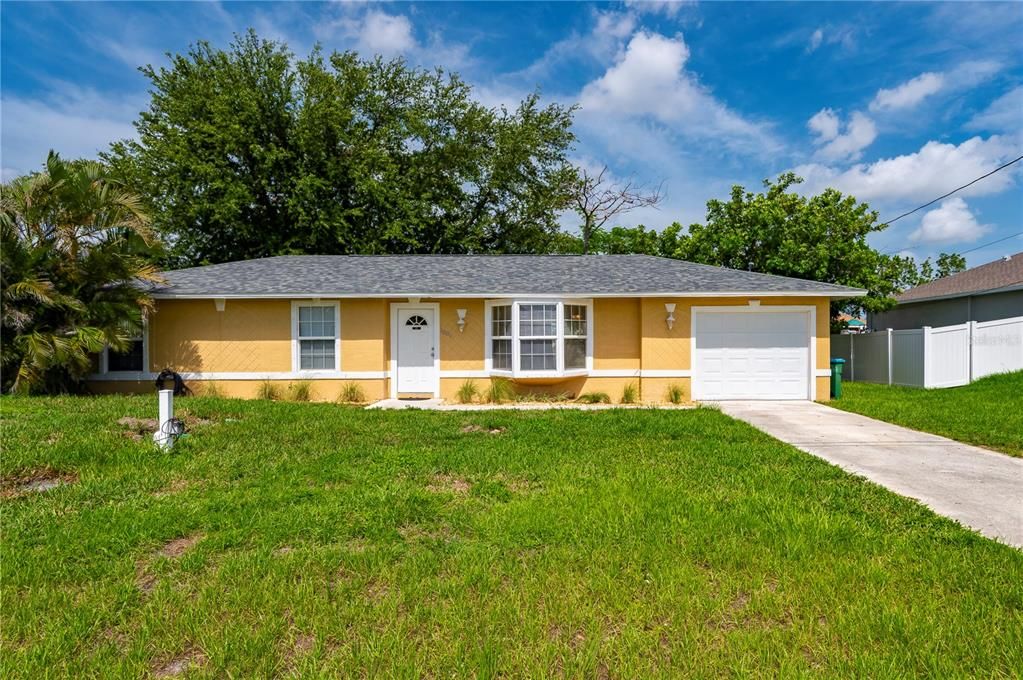 For Sale: $250,000 (3 beds, 2 baths, 1176 Square Feet)