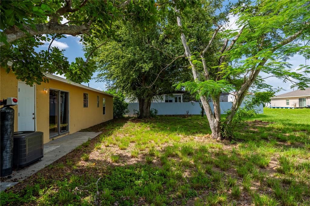 For Sale: $250,000 (3 beds, 2 baths, 1176 Square Feet)