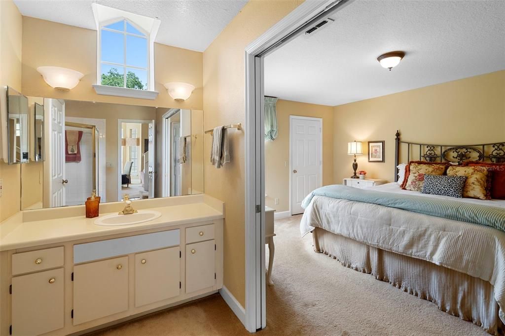 Active With Contract: $260,000 (2 beds, 2 baths, 1234 Square Feet)