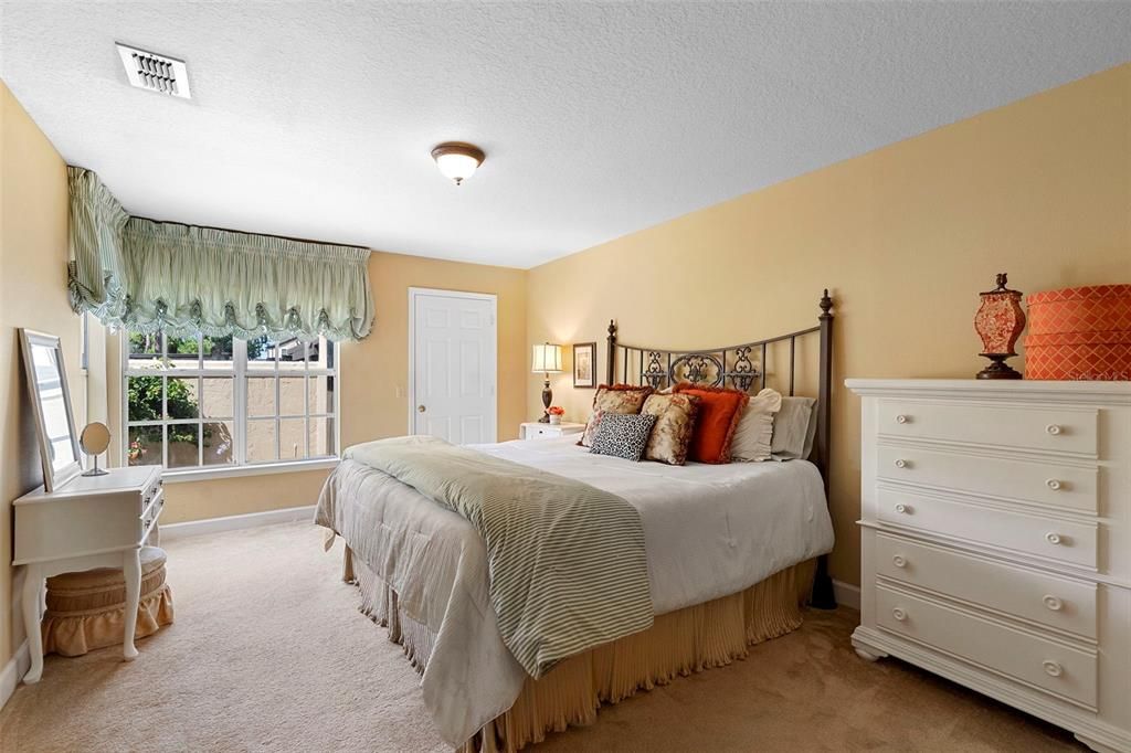 Active With Contract: $260,000 (2 beds, 2 baths, 1234 Square Feet)