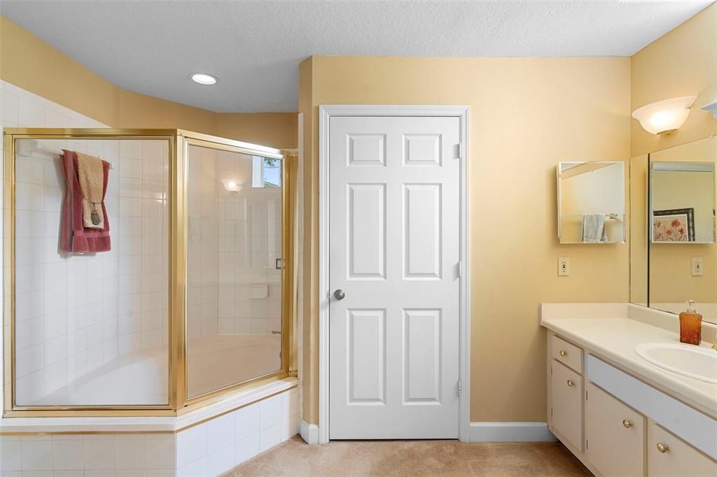 Active With Contract: $260,000 (2 beds, 2 baths, 1234 Square Feet)