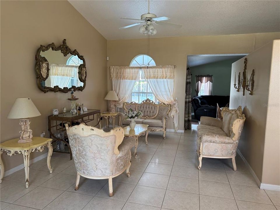 Activo con contrato: $399,000 (3 camas, 2 baños, 1786 Pies cuadrados)