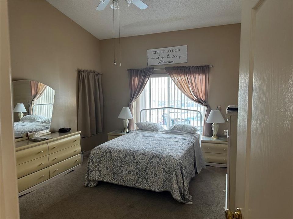 Activo con contrato: $399,000 (3 camas, 2 baños, 1786 Pies cuadrados)