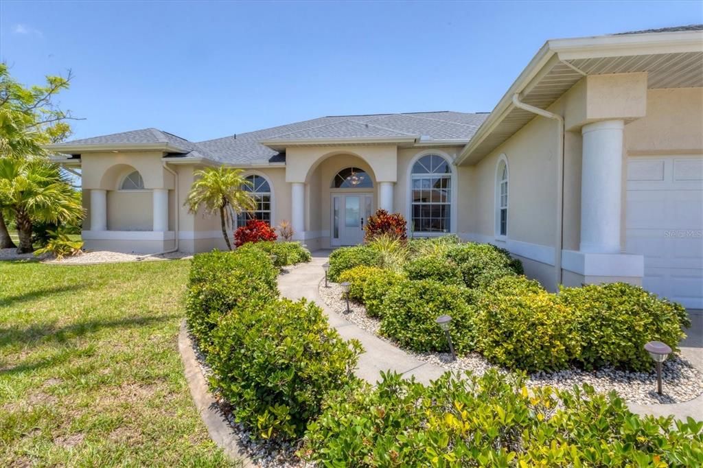 合同活跃: $540,000 (3 贝兹, 4 浴室, 2990 平方英尺)