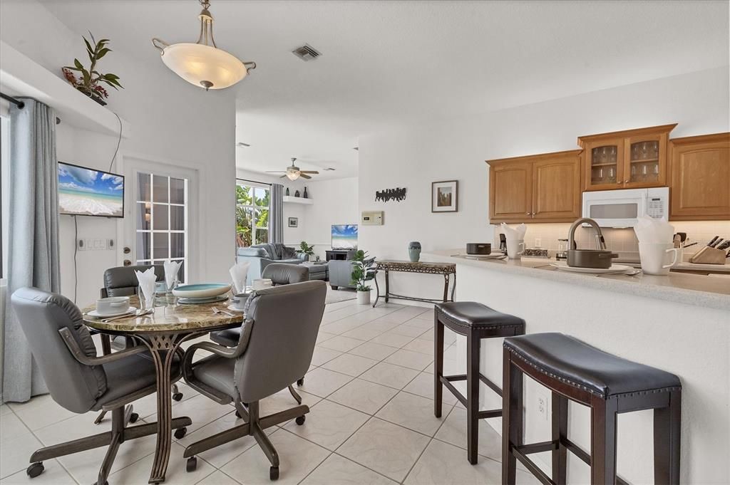 合同活跃: $540,000 (3 贝兹, 4 浴室, 2990 平方英尺)