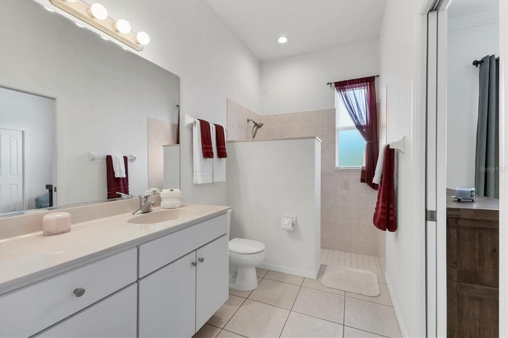 合同活跃: $540,000 (3 贝兹, 4 浴室, 2990 平方英尺)