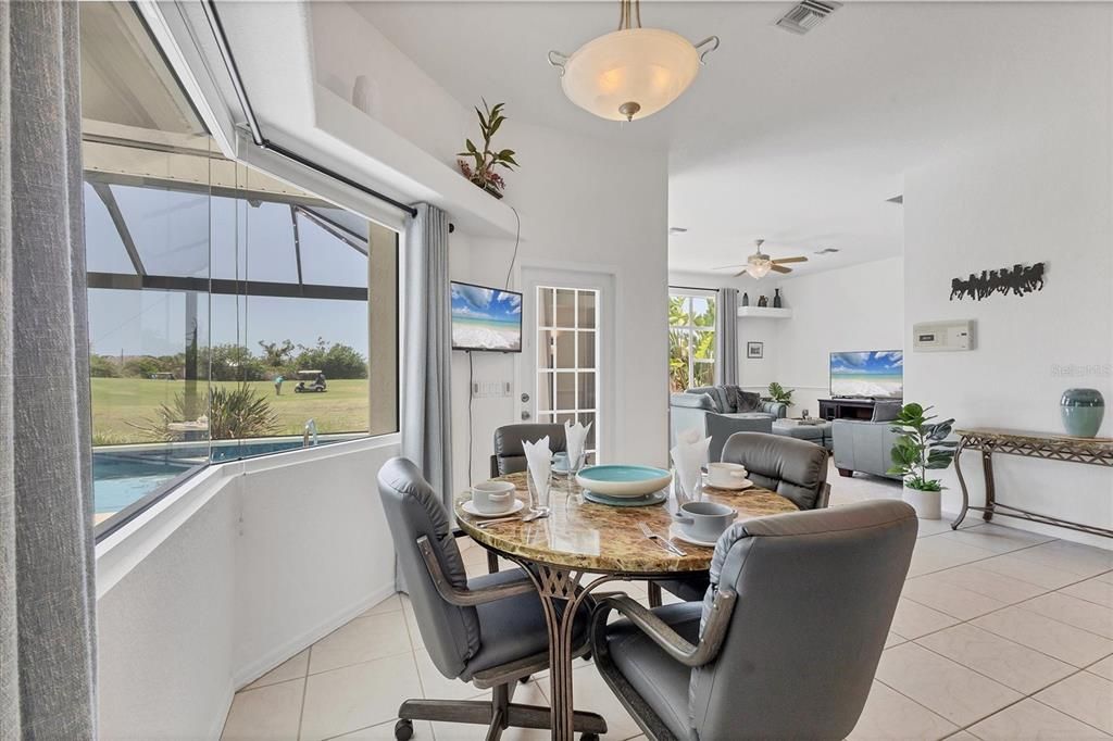 合同活跃: $540,000 (3 贝兹, 4 浴室, 2990 平方英尺)