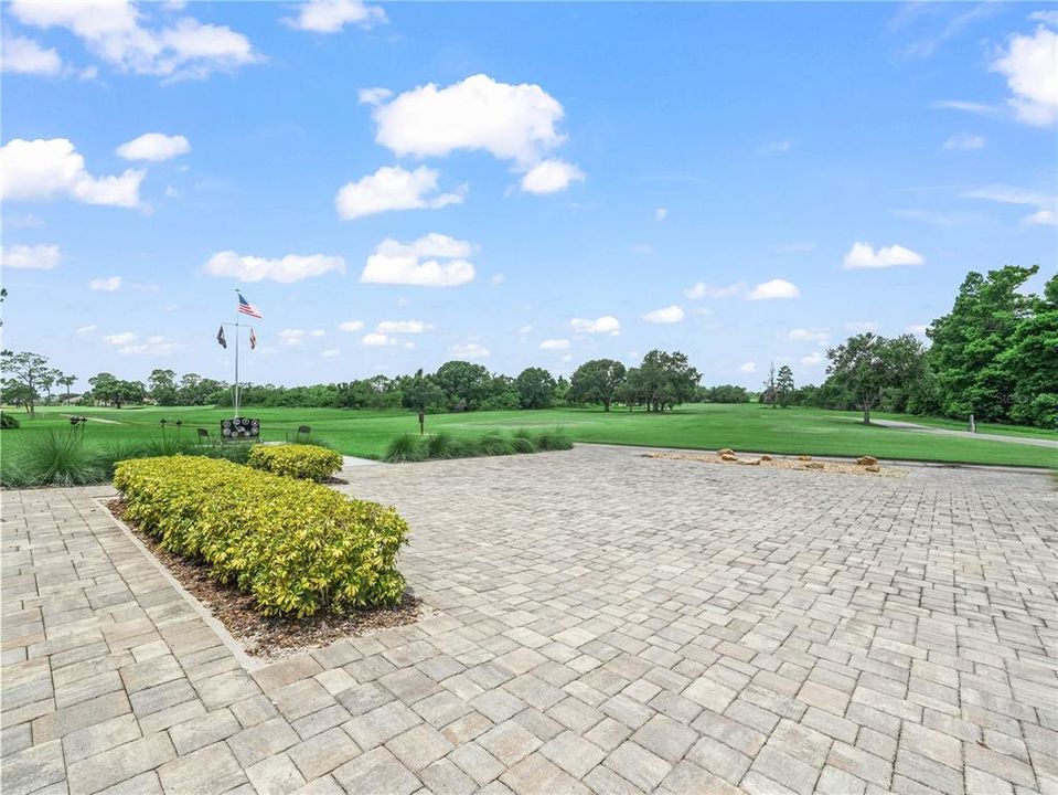 待售: $170,000 (2 贝兹, 2 浴室, 1017 平方英尺)