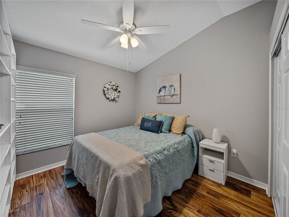 合同活跃: $349,900 (4 贝兹, 2 浴室, 1857 平方英尺)