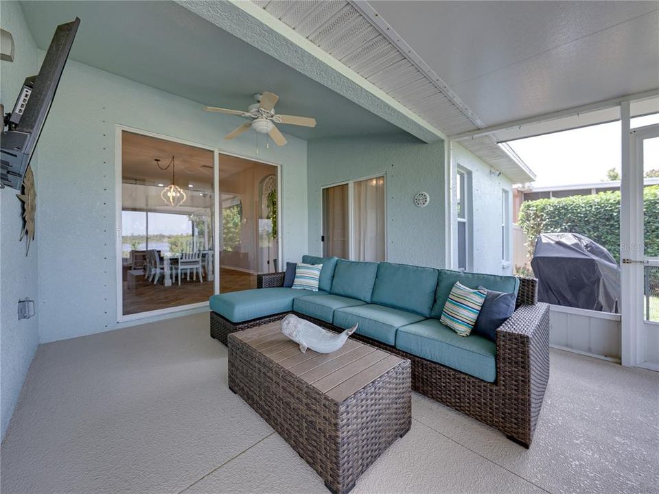 合同活跃: $349,900 (4 贝兹, 2 浴室, 1857 平方英尺)