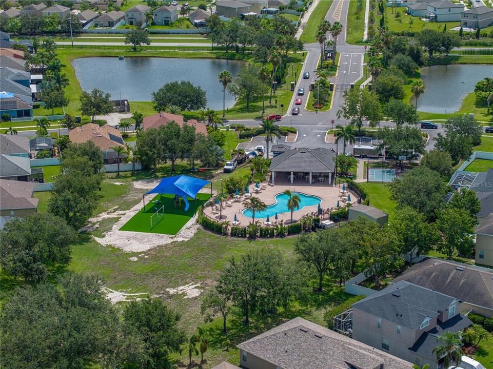 合同活跃: $349,900 (4 贝兹, 2 浴室, 1857 平方英尺)