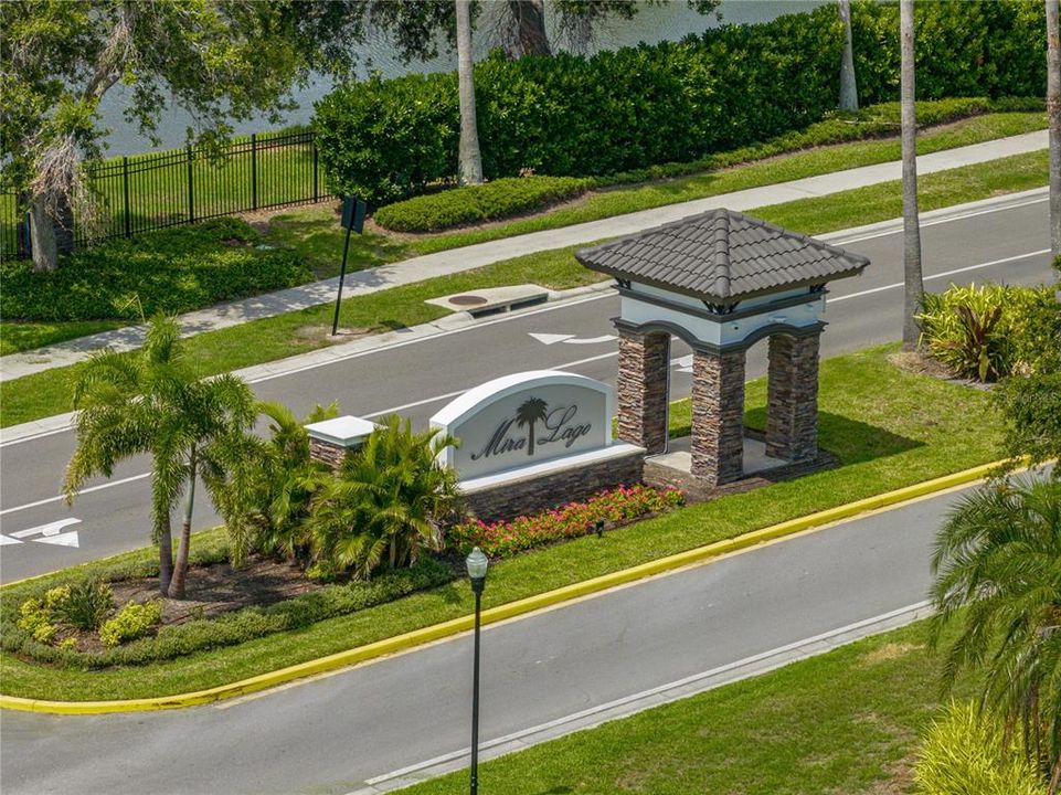 合同活跃: $349,900 (4 贝兹, 2 浴室, 1857 平方英尺)