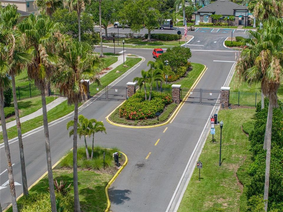 合同活跃: $349,900 (4 贝兹, 2 浴室, 1857 平方英尺)