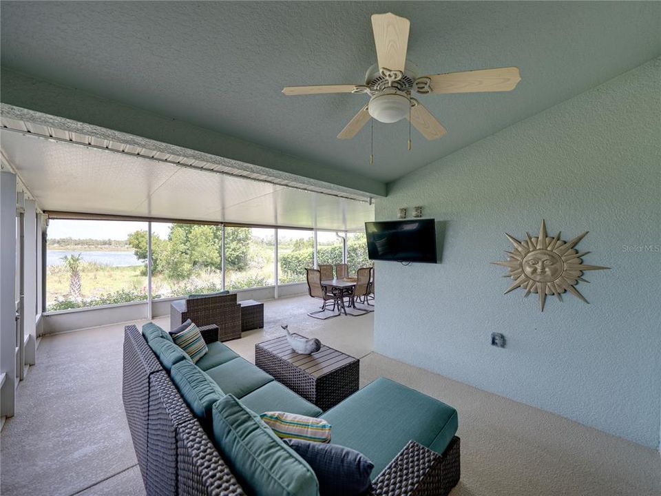 合同活跃: $349,900 (4 贝兹, 2 浴室, 1857 平方英尺)