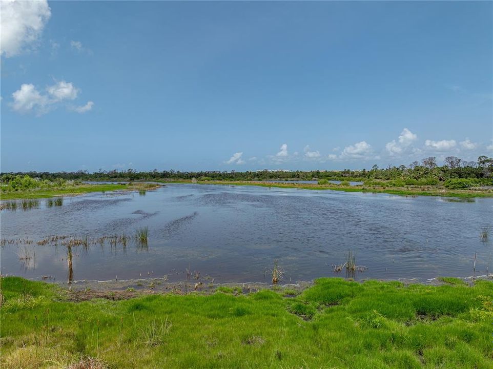 合同活跃: $349,900 (4 贝兹, 2 浴室, 1857 平方英尺)