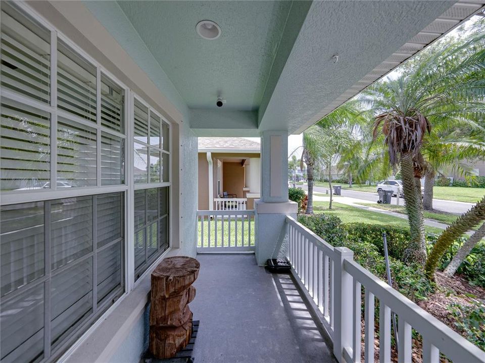 合同活跃: $349,900 (4 贝兹, 2 浴室, 1857 平方英尺)