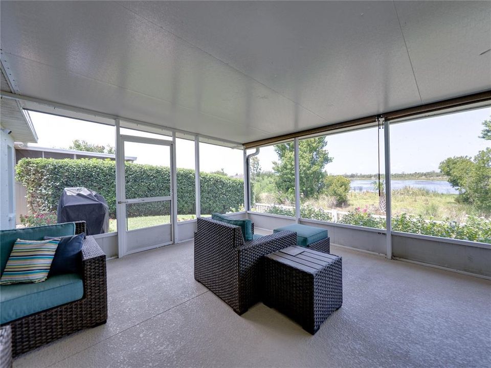 合同活跃: $349,900 (4 贝兹, 2 浴室, 1857 平方英尺)