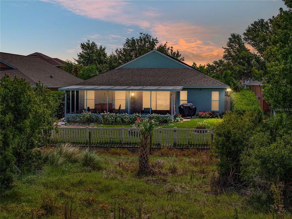 合同活跃: $349,900 (4 贝兹, 2 浴室, 1857 平方英尺)