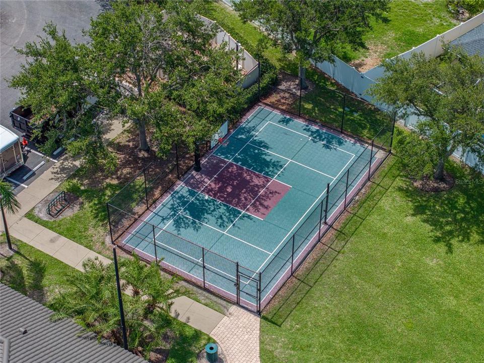 合同活跃: $349,900 (4 贝兹, 2 浴室, 1857 平方英尺)