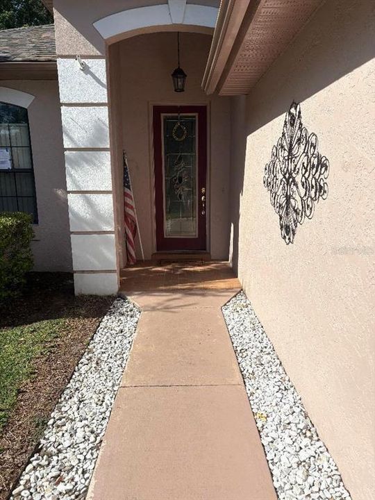 合同活跃: $364,900 (2 贝兹, 2 浴室, 1930 平方英尺)