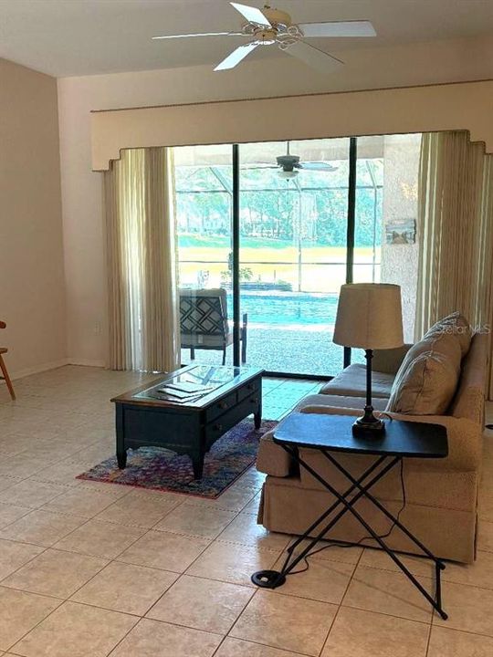 合同活跃: $364,900 (2 贝兹, 2 浴室, 1930 平方英尺)