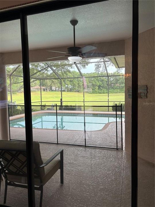 合同活跃: $364,900 (2 贝兹, 2 浴室, 1930 平方英尺)