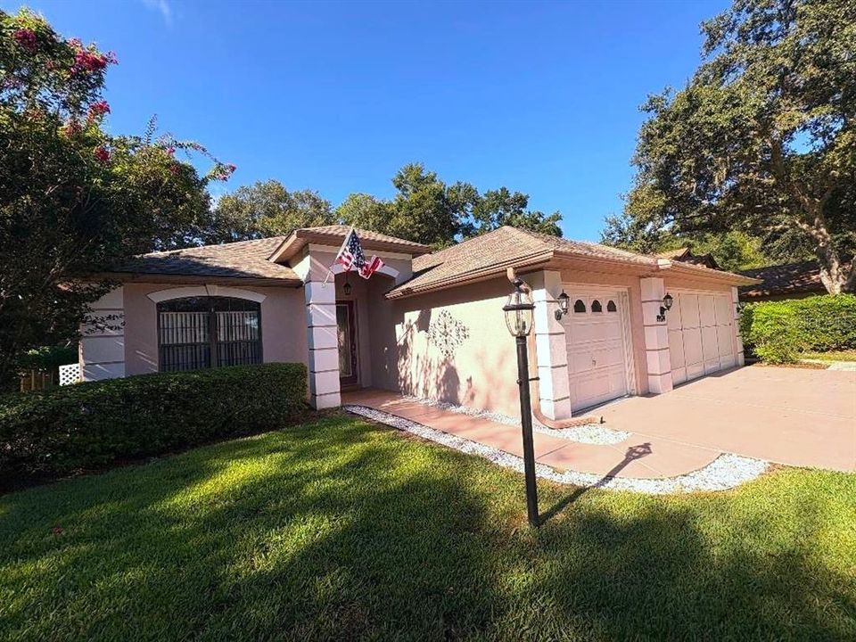 合同活跃: $364,900 (2 贝兹, 2 浴室, 1930 平方英尺)