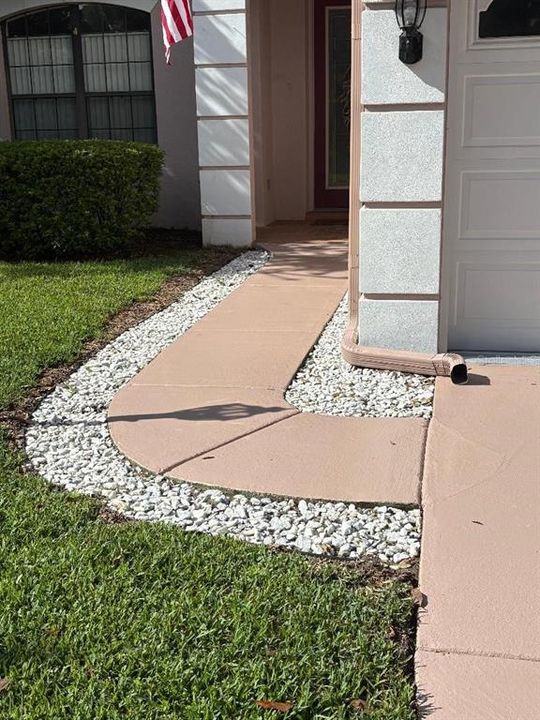 合同活跃: $364,900 (2 贝兹, 2 浴室, 1930 平方英尺)