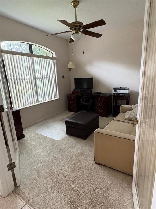 合同活跃: $364,900 (2 贝兹, 2 浴室, 1930 平方英尺)