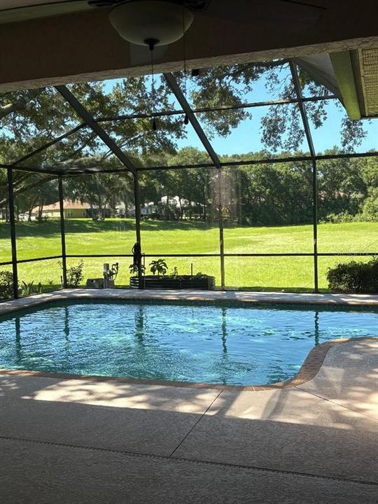 合同活跃: $364,900 (2 贝兹, 2 浴室, 1930 平方英尺)