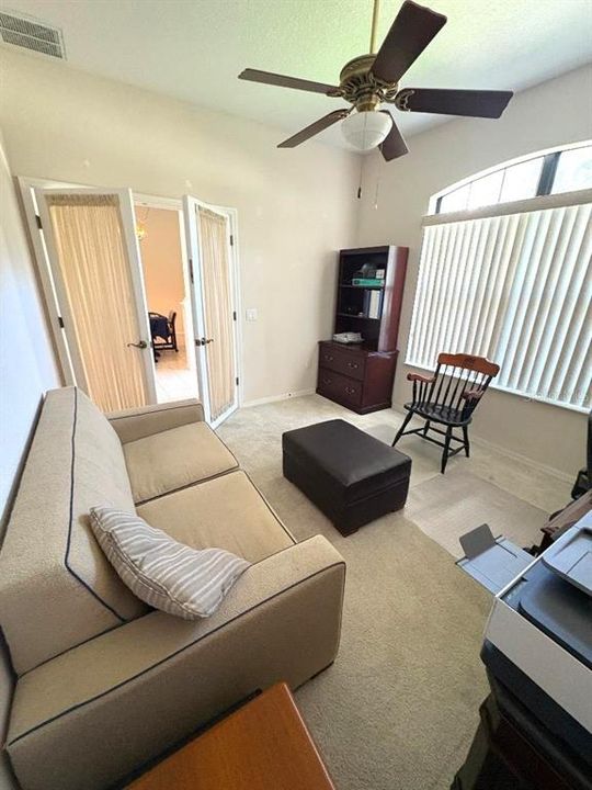 合同活跃: $364,900 (2 贝兹, 2 浴室, 1930 平方英尺)