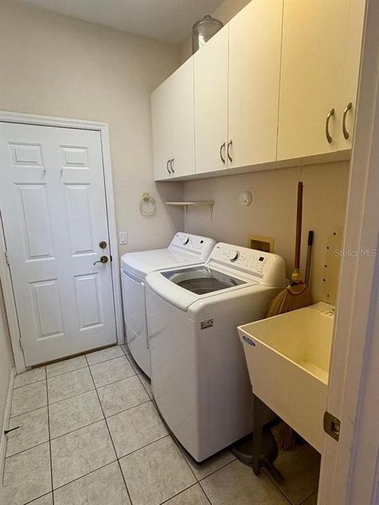 合同活跃: $364,900 (2 贝兹, 2 浴室, 1930 平方英尺)