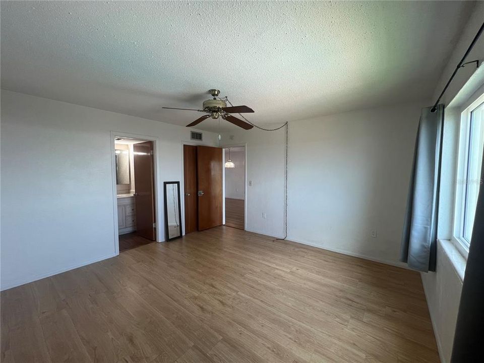 For Rent: $1,700 (2 beds, 2 baths, 1030 Square Feet)