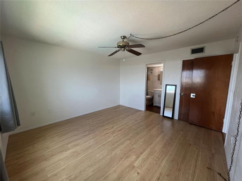 For Rent: $1,700 (2 beds, 2 baths, 1030 Square Feet)